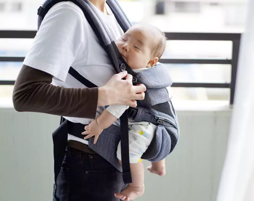 Baby carrier for Petite mom: Things to consider