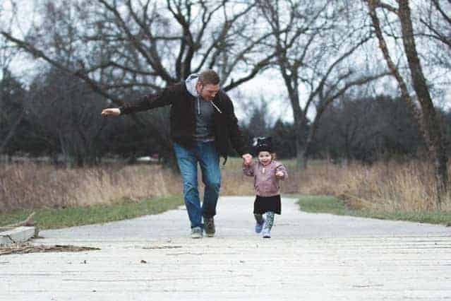 Baby-walking-with-dad