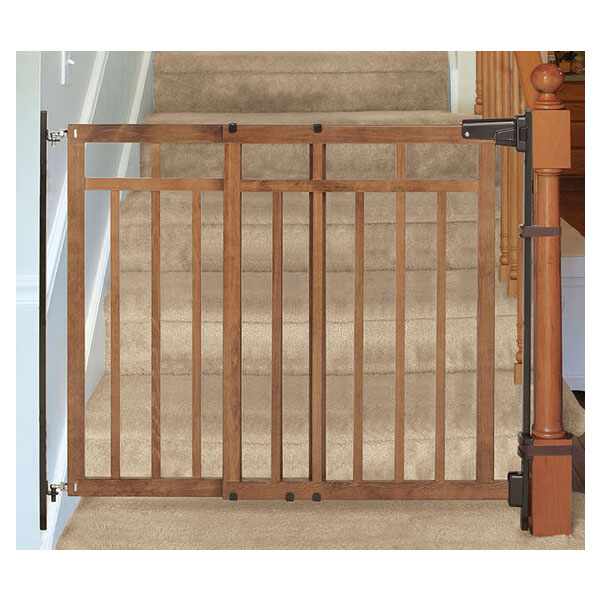 Summer Banister and Stair Gate With Dual Installation Kit
