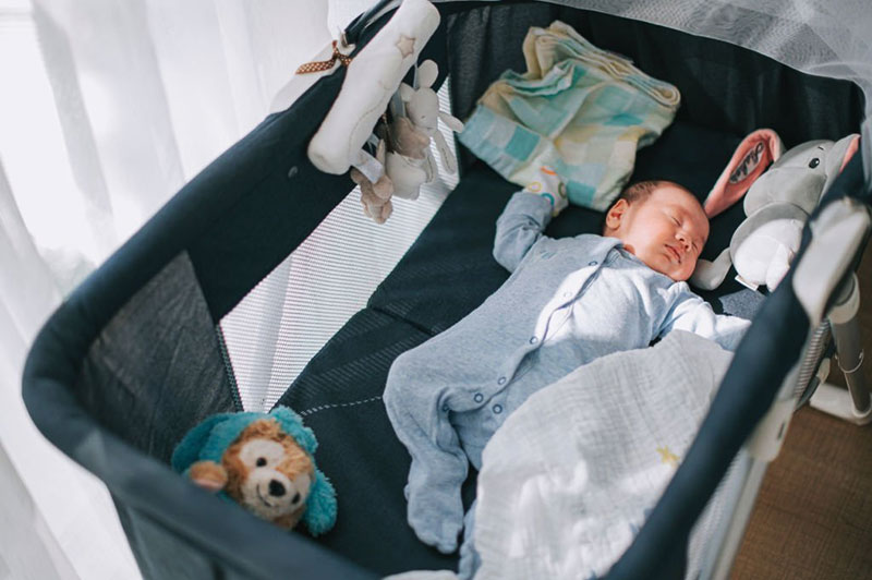 What-height-should-a-bedside-bassinet-be