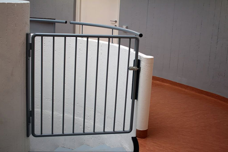 Choose sensibly between hardware-mounted and pressure-mounted baby gates