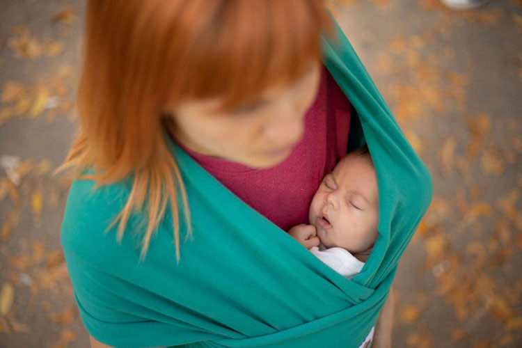 Baby Carriers are Dangerous for Baby’s Spine
