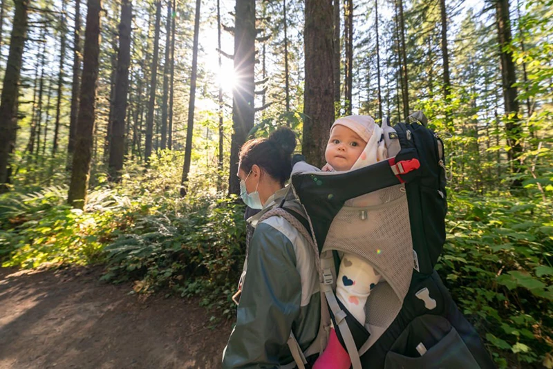 Difference Between Ergonomic And Non-Ergonomic Baby Carriers